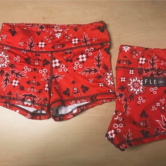 ISO (do not buy) DnDL x Fleos for trade - Picture 2 of 3